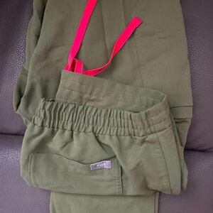 Figs scrub pants size S